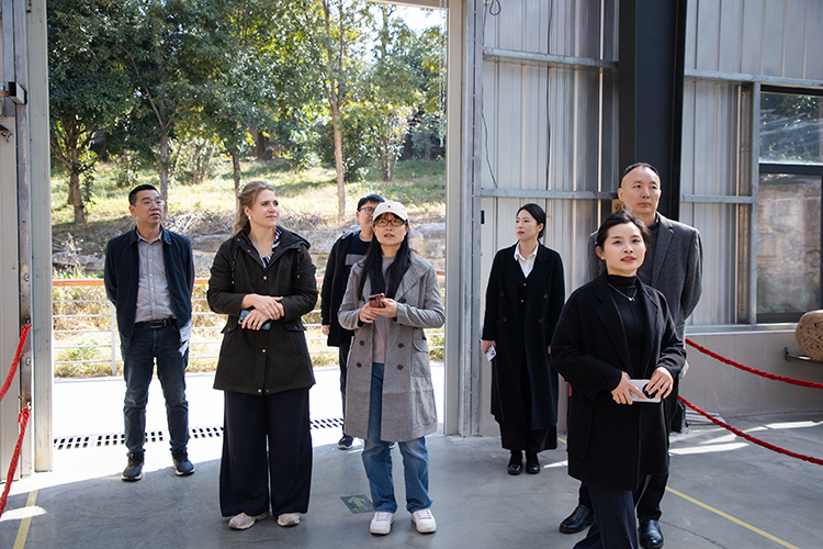 德國(guó)專家一行蒞臨理想華萊調(diào)研  探尋黑茶“文化+科技”國(guó)際化發(fā)展新路徑