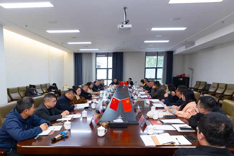 益陽市市場監(jiān)督管理局黨組書記、局長黃勁一行蒞臨理想華萊調(diào)研